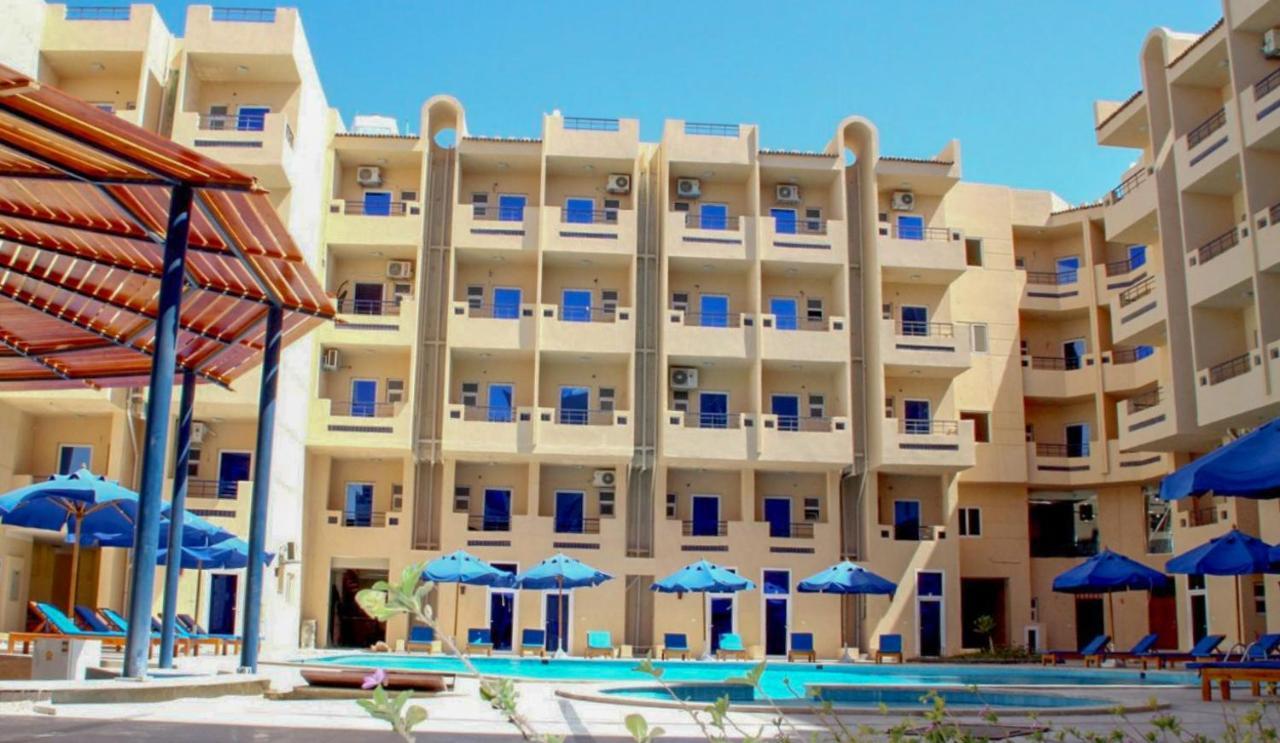 Paradise Plaza Near The Sea Redsealine